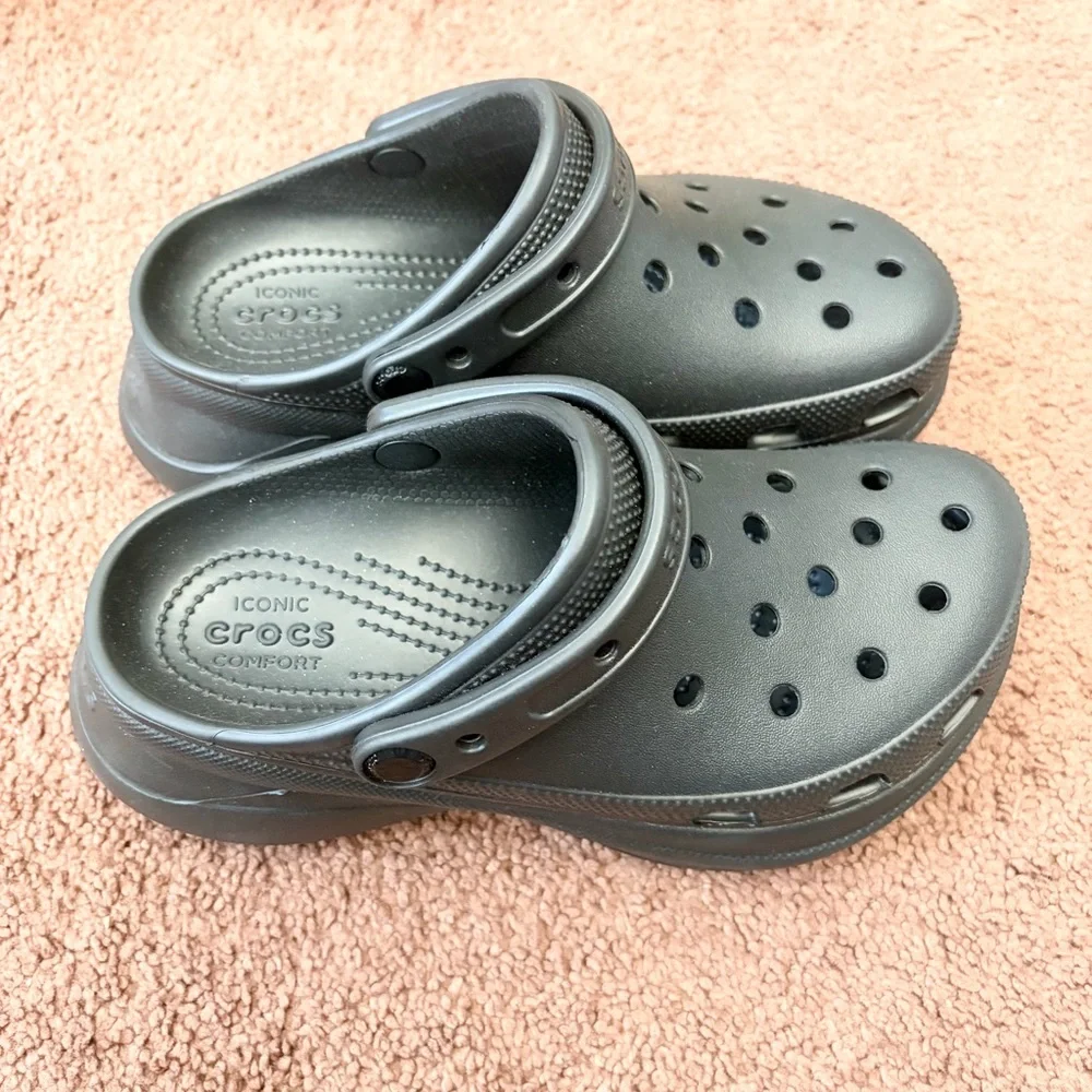 Crocs Iconic Comfort Black Platform Classic Crush Clogs Size 6 - Picture 1 of 6